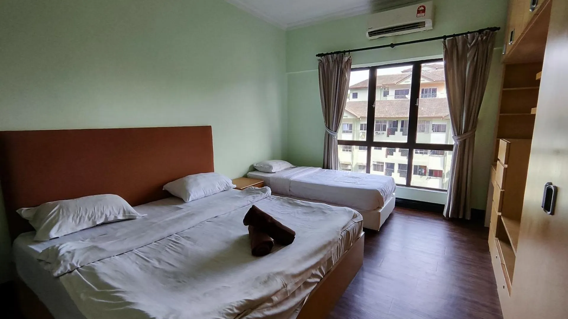 Marina Court Resort Condominium Town Homestay コタキナバル 0*,  マレーシア