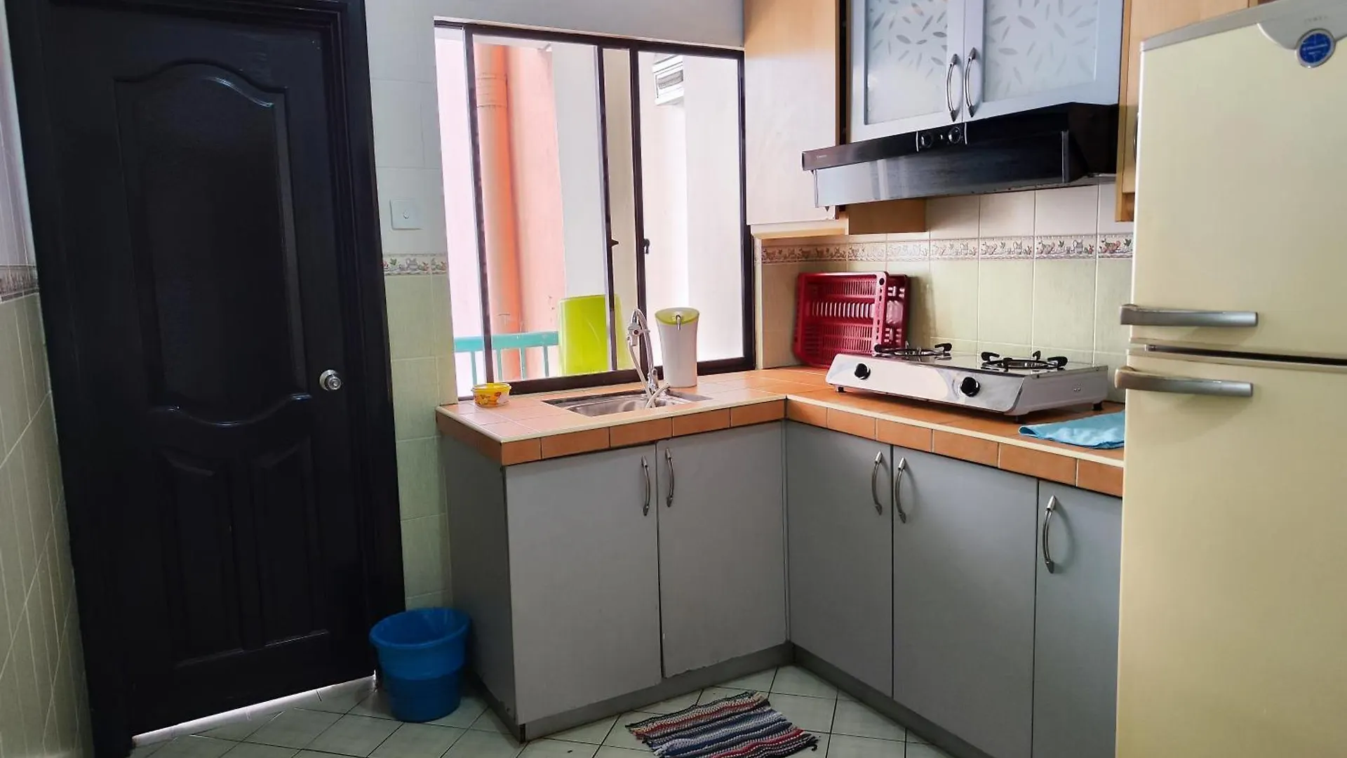 Marina Court Resort Condominium Town Homestay コタキナバル 0*,  マレーシア