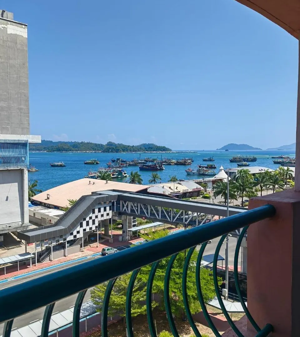 Marina Court Resort Condominium Town Homestay コタキナバル 0*,  マレーシア