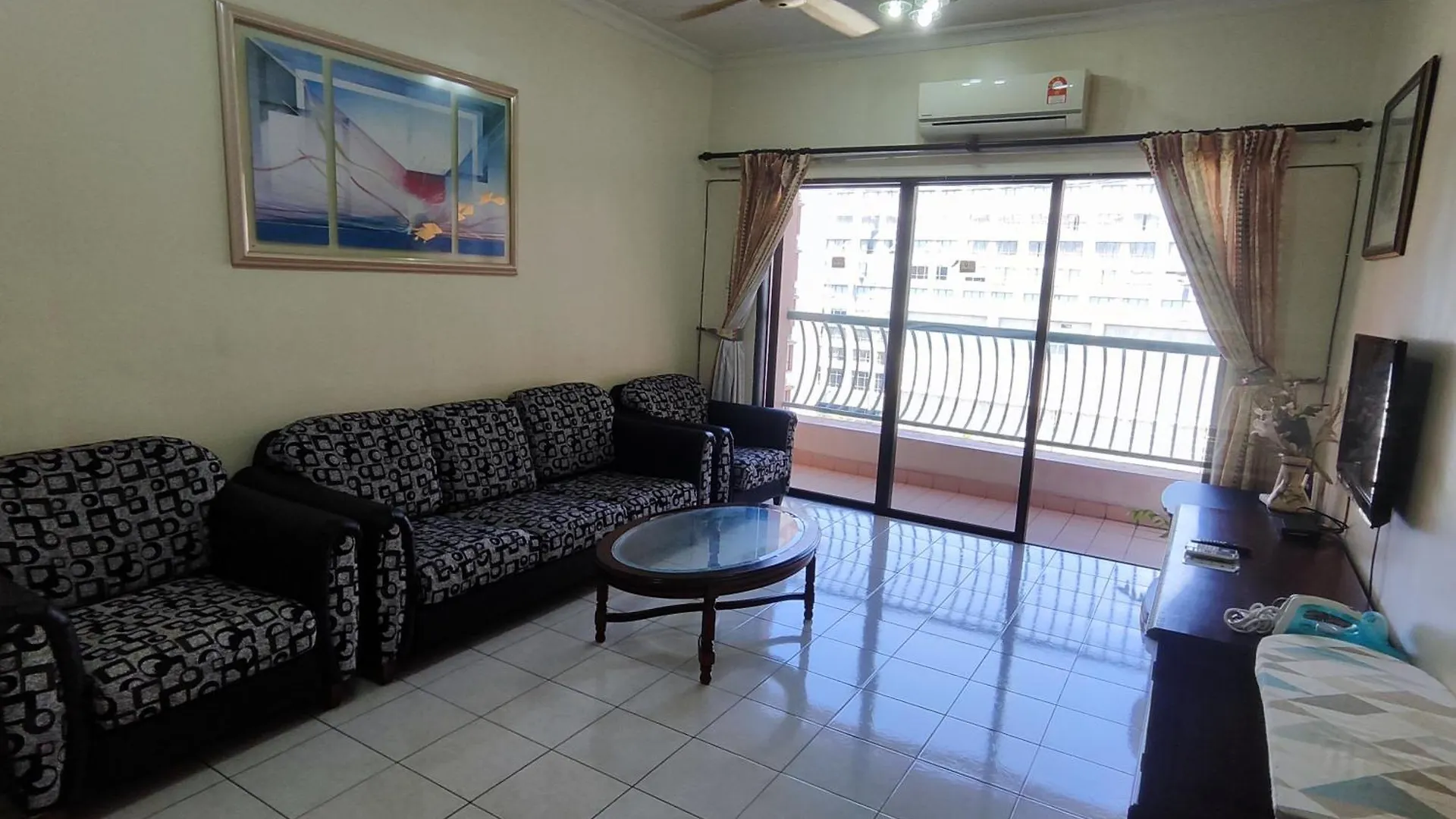 Marina Court Resort Condominium Town Homestay コタキナバル