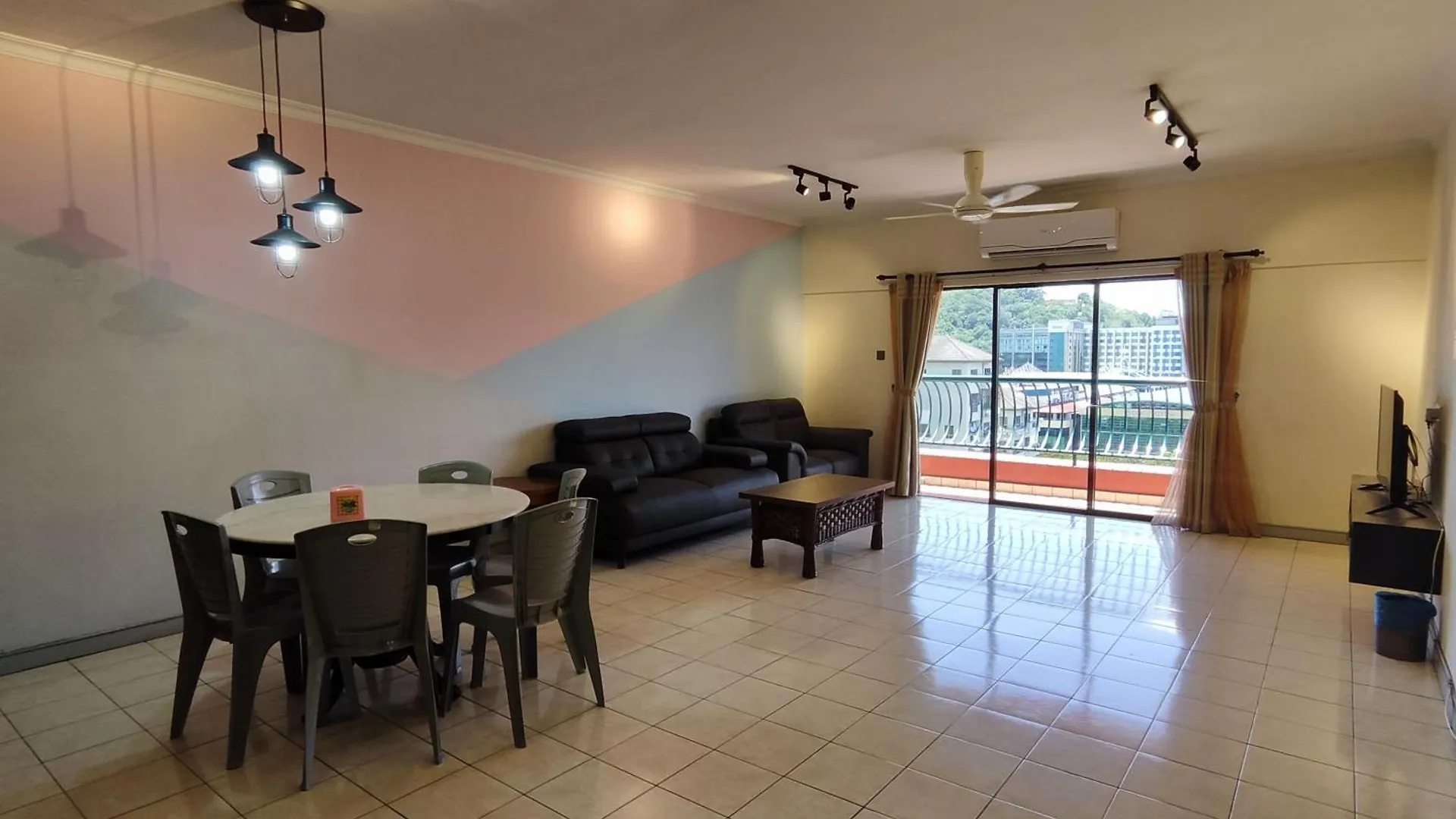 Marina Court Resort Condominium Town Homestay コタキナバル アパート